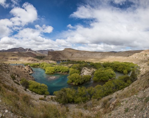Meandros del río Limay, a 30 km de Bariloche.
