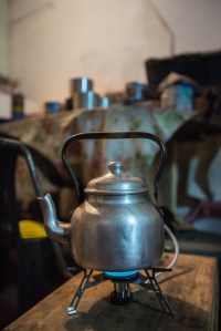 Preparándome el esperado té.