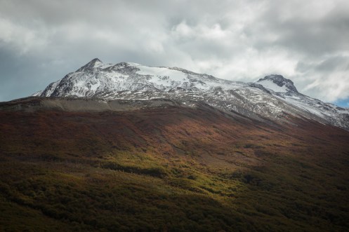 Los paisajes otoñales que nos rodean durante el cruce de frontera acompañan nuestro esfuerzo.
