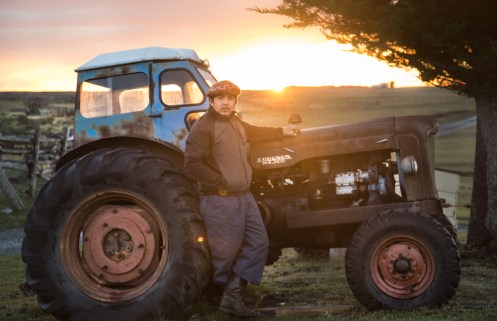 Jorge ya está listo para comenzar a trabajar con las primeras luces de la mañana en la estancia Armonia