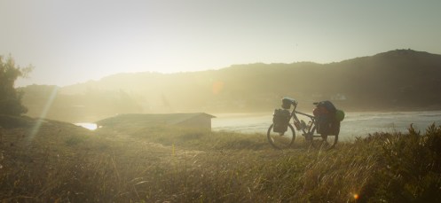 Makalu al atardecer en la playa de Teresa.