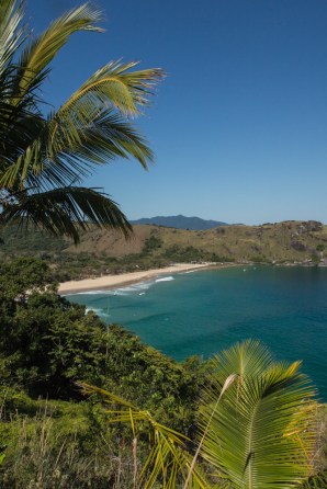 Tras 4 horas de sendero entre la selva, se llega a la playa de Bonete, en Ilhabela.