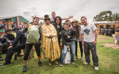 Creamos una mini familia en Copacabana donde compartimos grandes momentos al calor del fuego