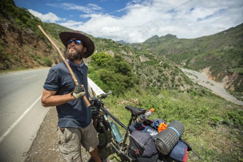Tras este disfraz de gringo descubro a Federico. Un alma viajera de espirito enriquecedor nacida en Buenos Aires que me acompaña durante unas semanas por las montañas del Perú.
