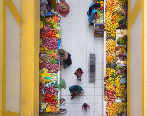 Lo bueno de llegar a los pueblos grandes es que puedes ir a disfrutar de todo lo que ofrecen sus mercados.