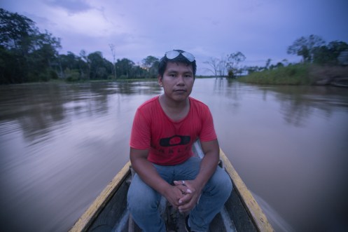 Gheiner es nuestro guía. Tiene una vista increíble, es capaz de ver cualquier animal por muy escondido que se encuentre.