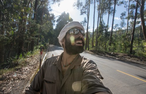Despues de todo un dia subiendo una montaña con la bicicleta cargada hasta los topes, cualquier detalle del camino te levanta una inmensa sonrisa.