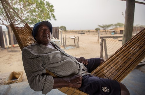 Benito vive solo en el pueblo de Auyama. 